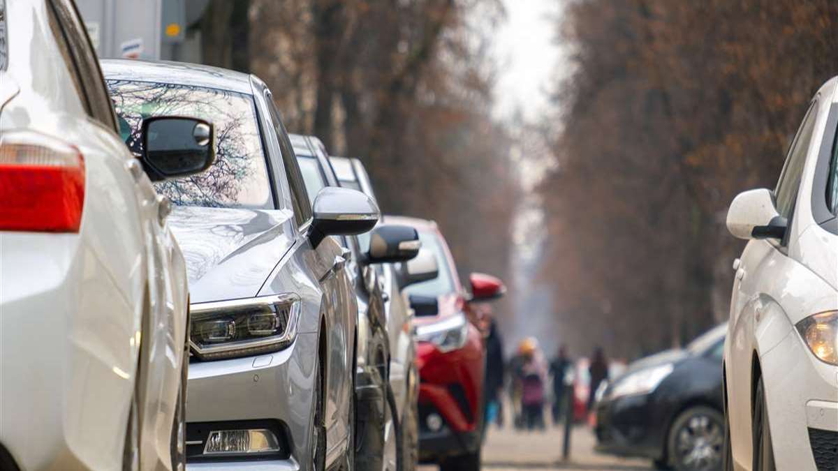 E’ consentito parcheggiare in senso contrario?