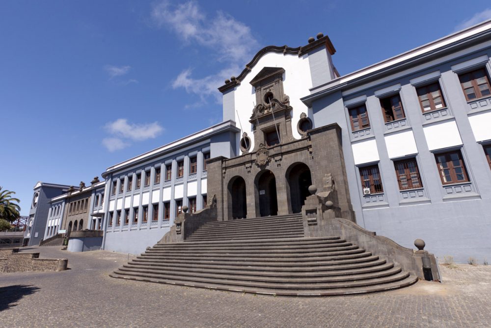 Tenerife istituirà bus navetta per raggiungere l’Università