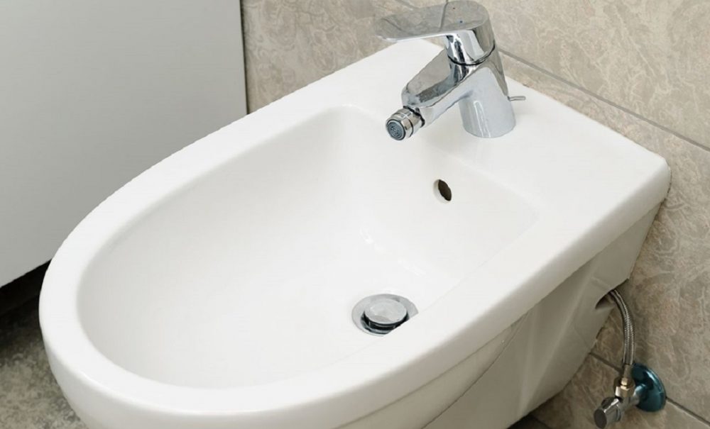 Il bidet è stato inventato da loro ma non lo usano