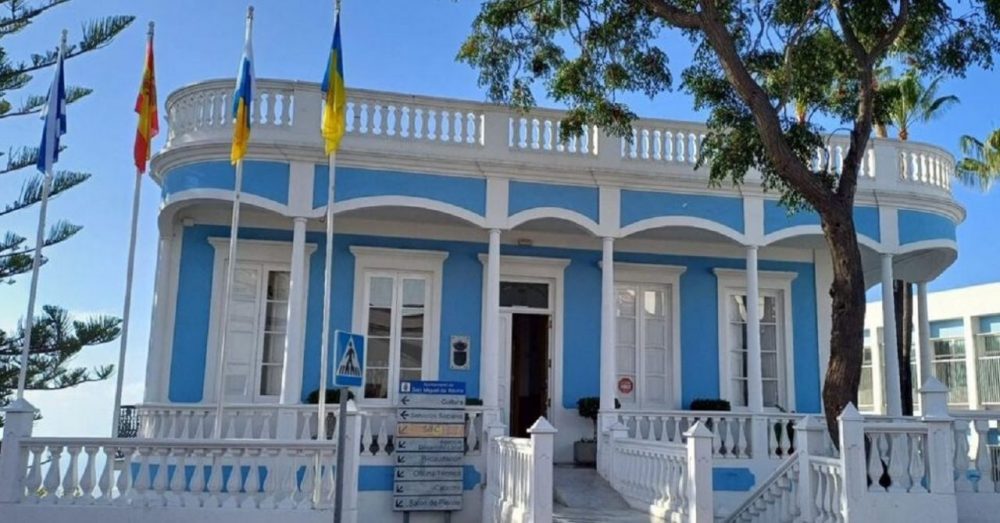 San Miguel de Abona. Richiesta di residenza massiva in una casa