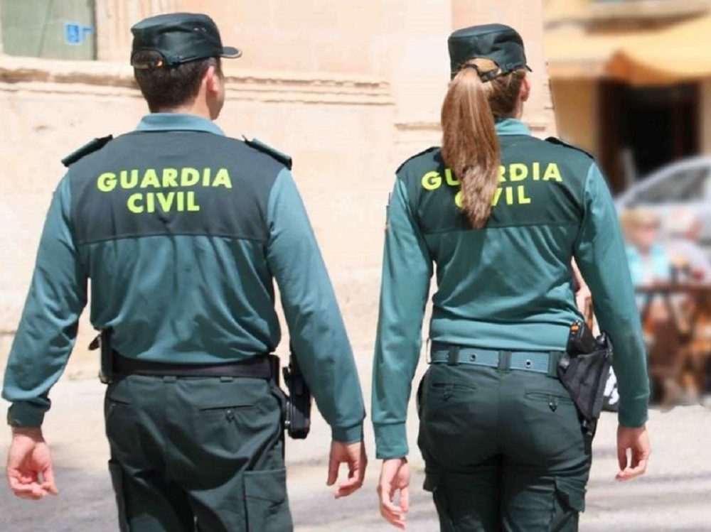 La Guardia Civil AVVERTE: guardare per terra prima di salire in macchina