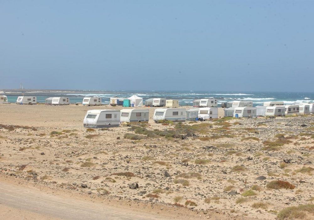 Fuerteventura intende regolamentare i campeggi
