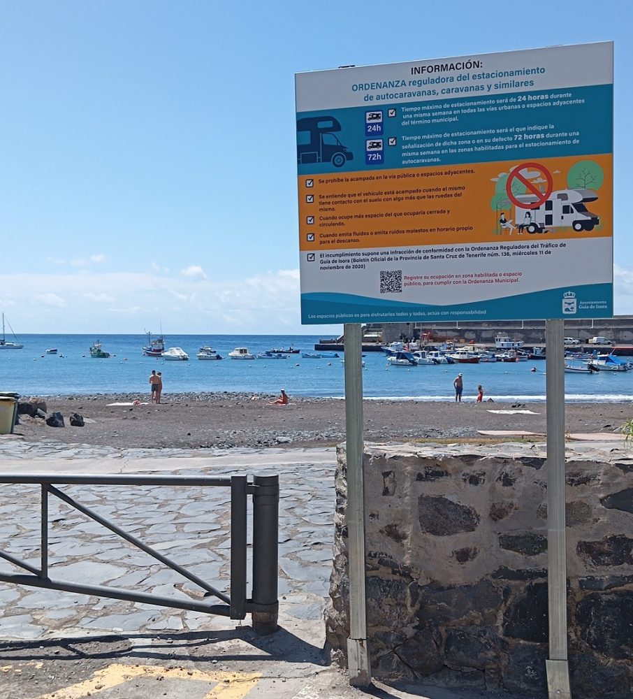Guía de Isora. Ordinanza per parcheggio di Caravan