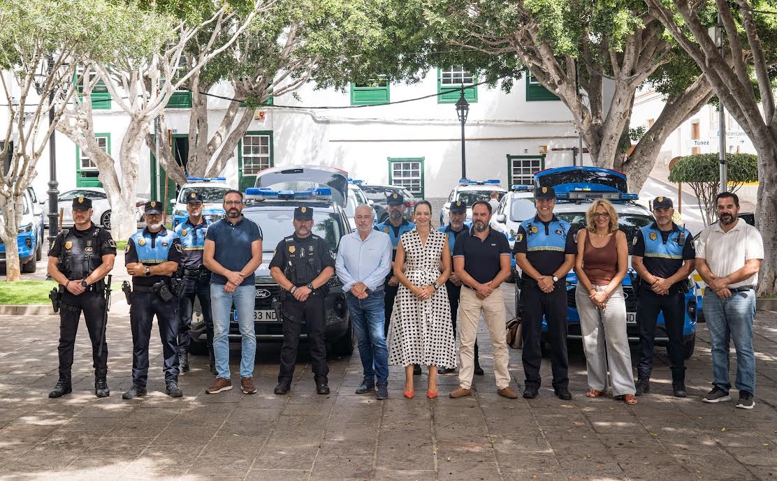 Arona. Inserisce 19 nuovi veicoli per la Polizia Locale