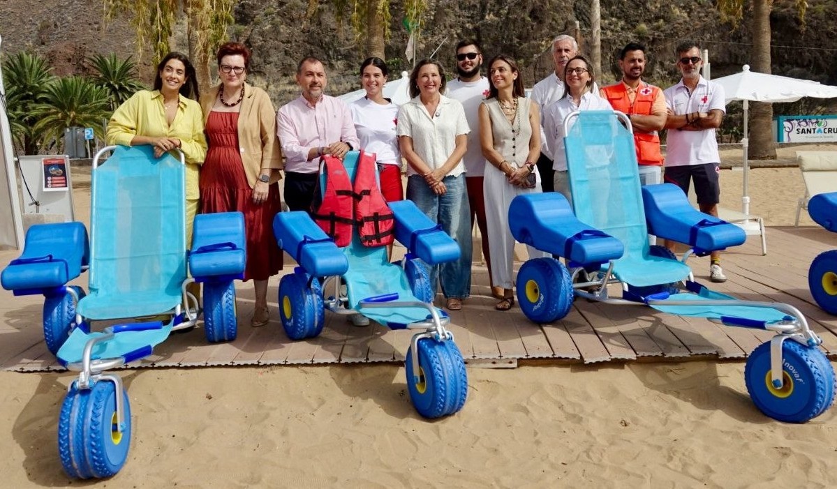 Santa Cruz potenzia il suo servizio di bagni adattati con cinque nuove sedie anfibie
