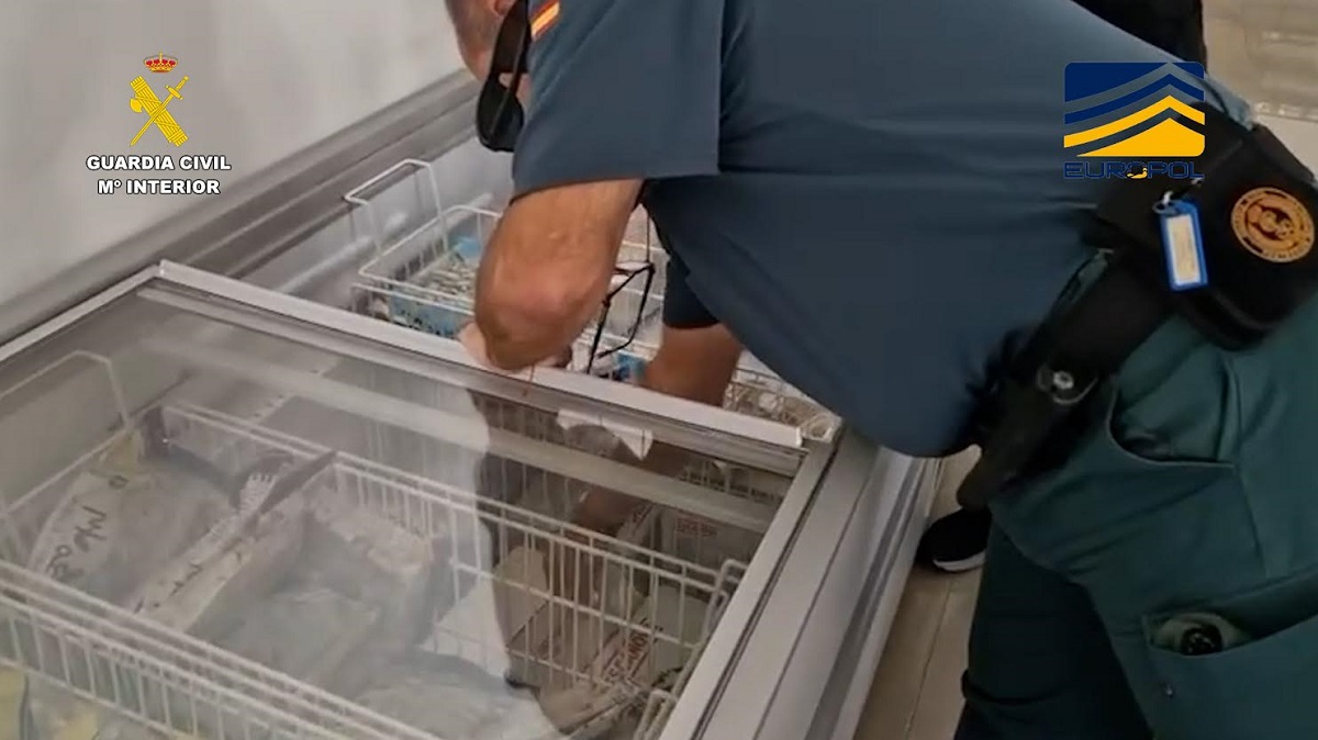 Dieci persone arrestate in un’importante operazione internazionale contro le frodi alimentari