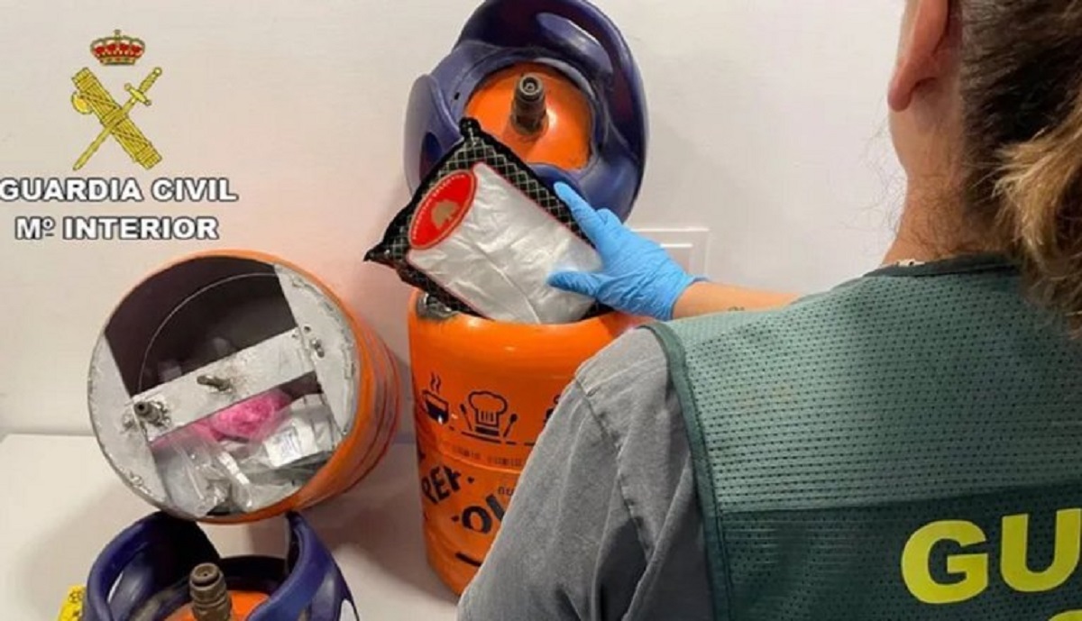 Droga nascosta in bombole di butano. Cercava di imbarcarsi per le Canarie da Huelva