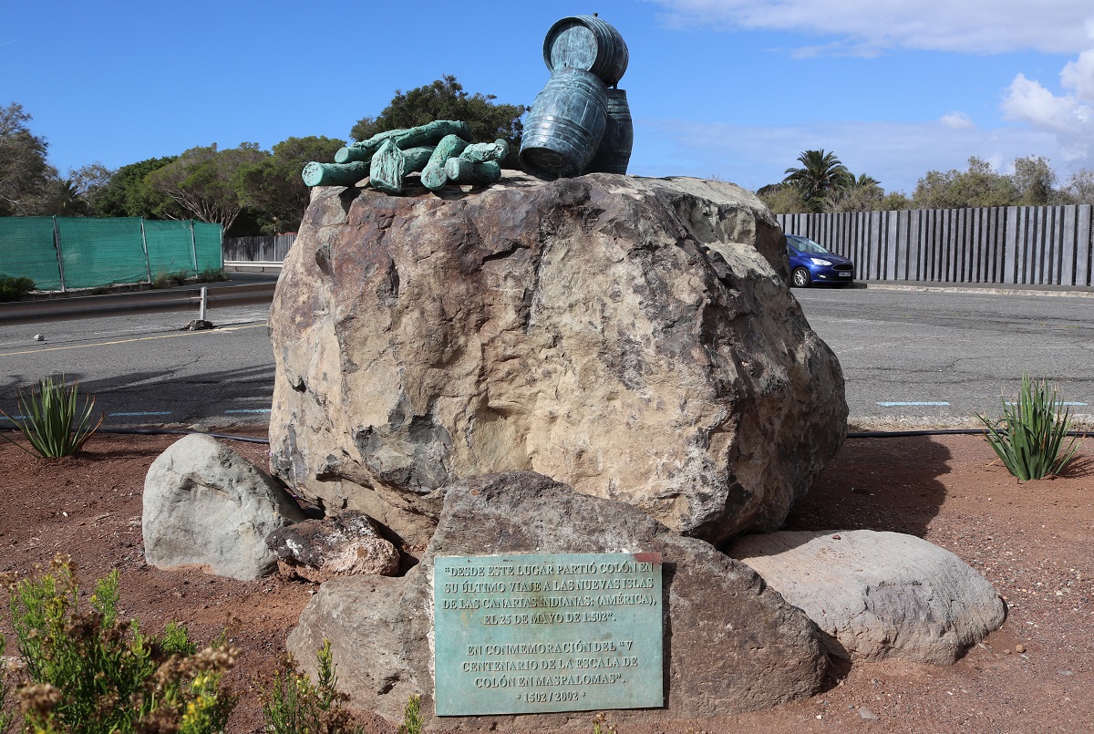 Gran Canaria. Restaurata la scultura dedicata alla sosta di Cristoforo Colombo a Maspalomas