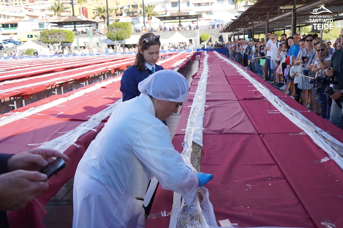 Santiago del Teide conquista il Guinness dei Primati per aver prodotto il torrone più lungo del mondo