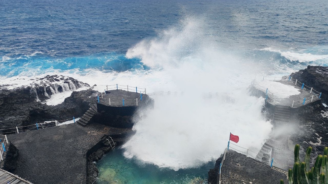 Turisti muoiono nelle Isole Canarie a causa delle onde
