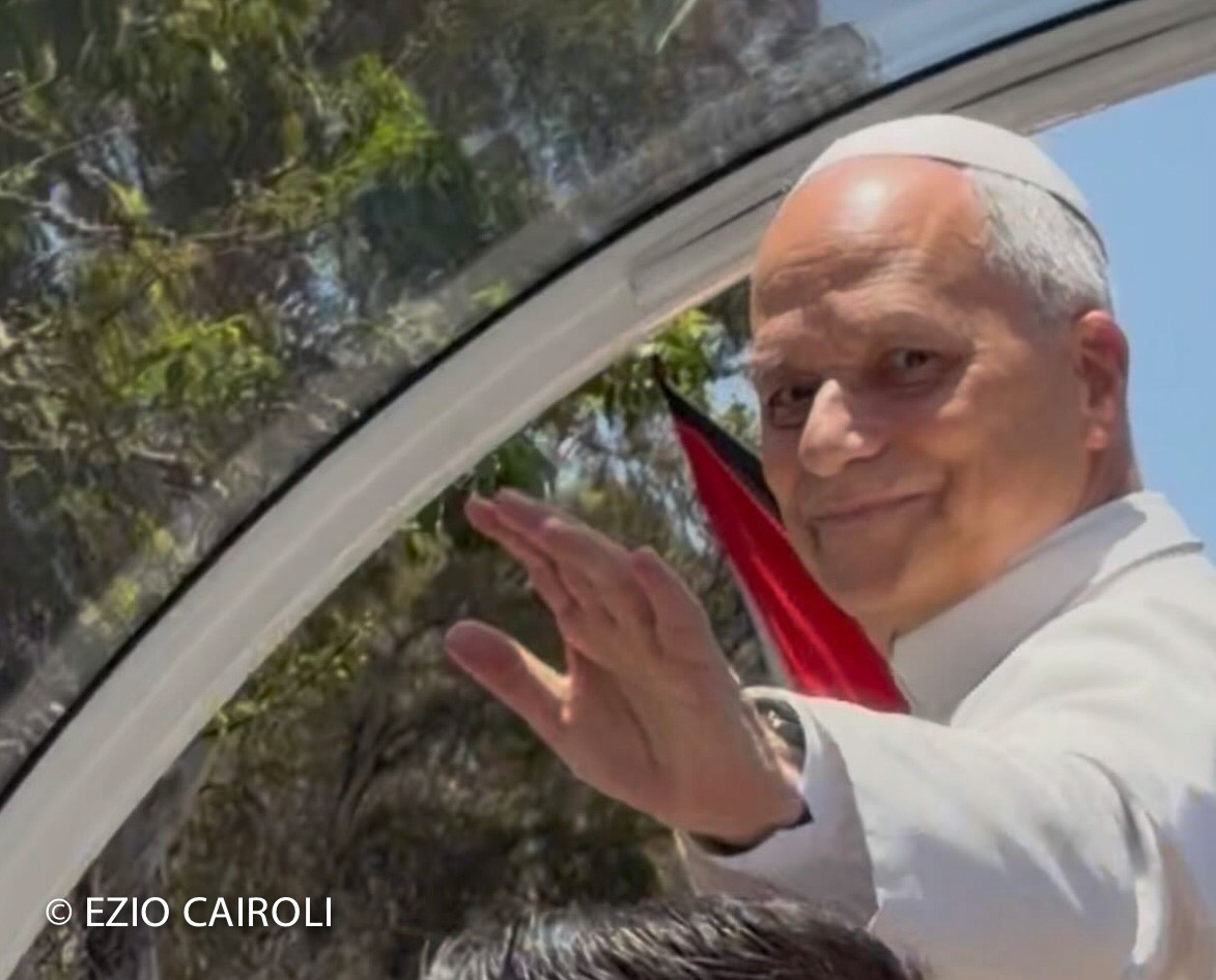 PAPA LEONE VISITA LE CANARIE